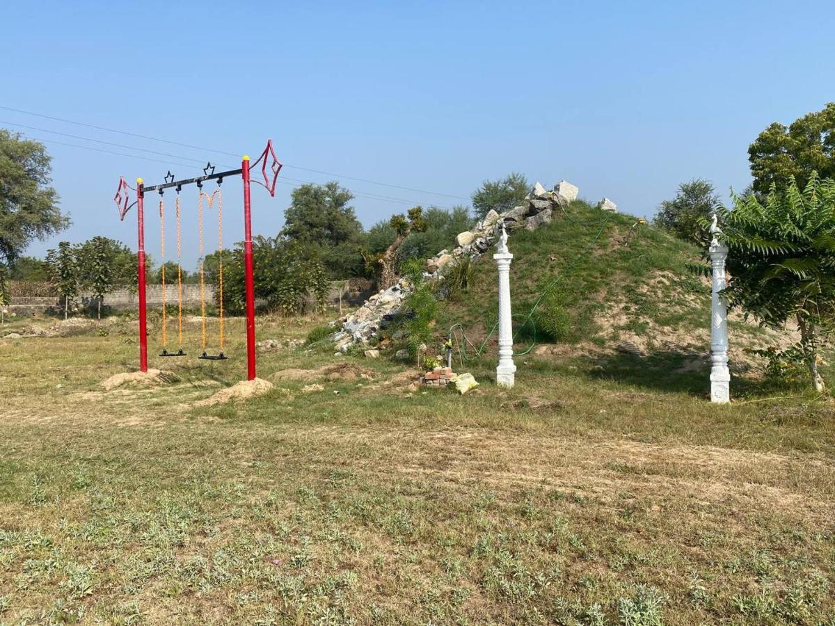Kalri Modhera Sunrise Resort - Tents Bhungas Jungle Restaurants & Candlelight Dining מראה חיצוני תמונה