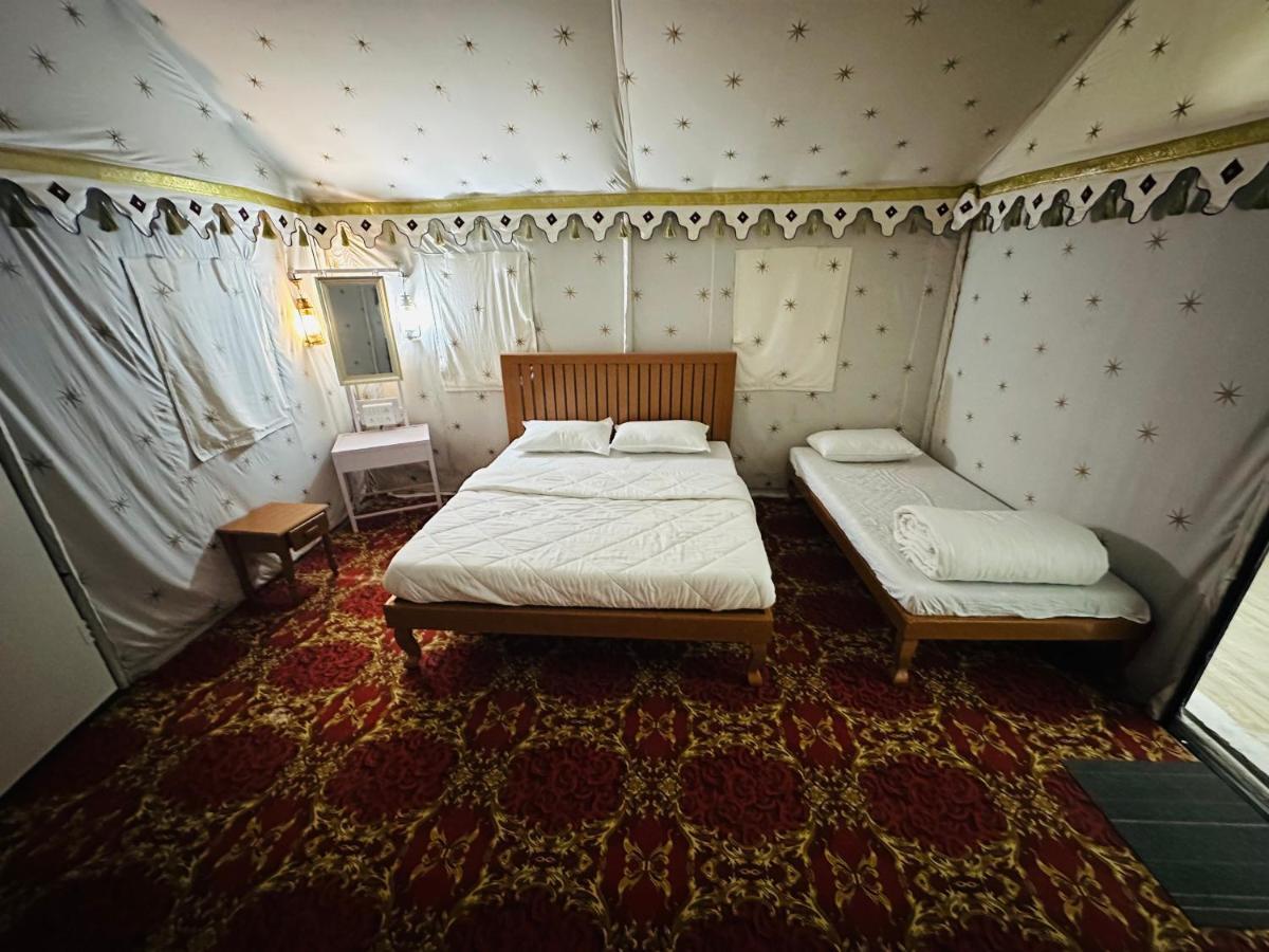 Kalri Modhera Sunrise Resort - Tents Bhungas Jungle Restaurants & Candlelight Dining מראה חיצוני תמונה