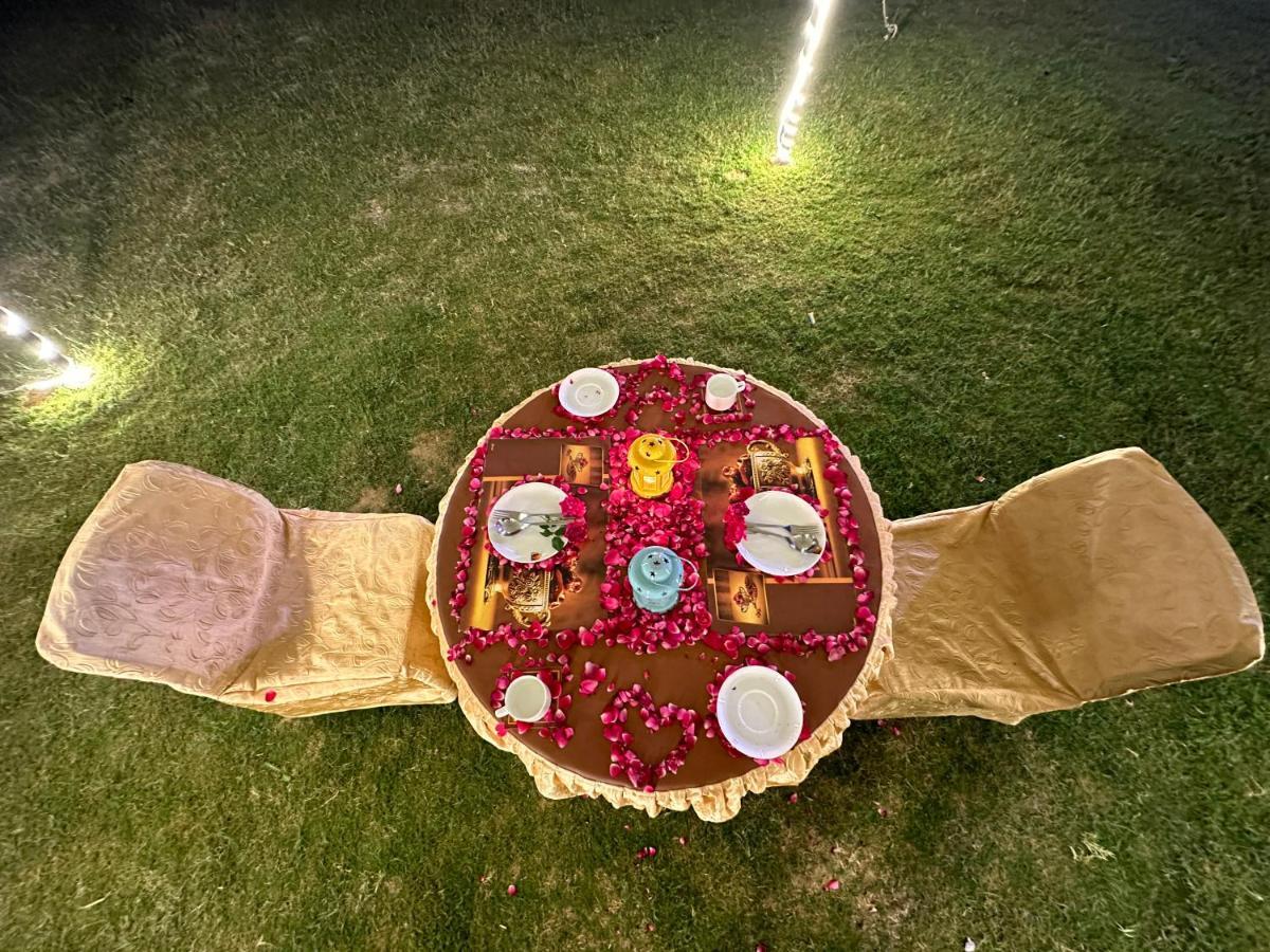 Kalri Modhera Sunrise Resort - Tents Bhungas Jungle Restaurants & Candlelight Dining מראה חיצוני תמונה