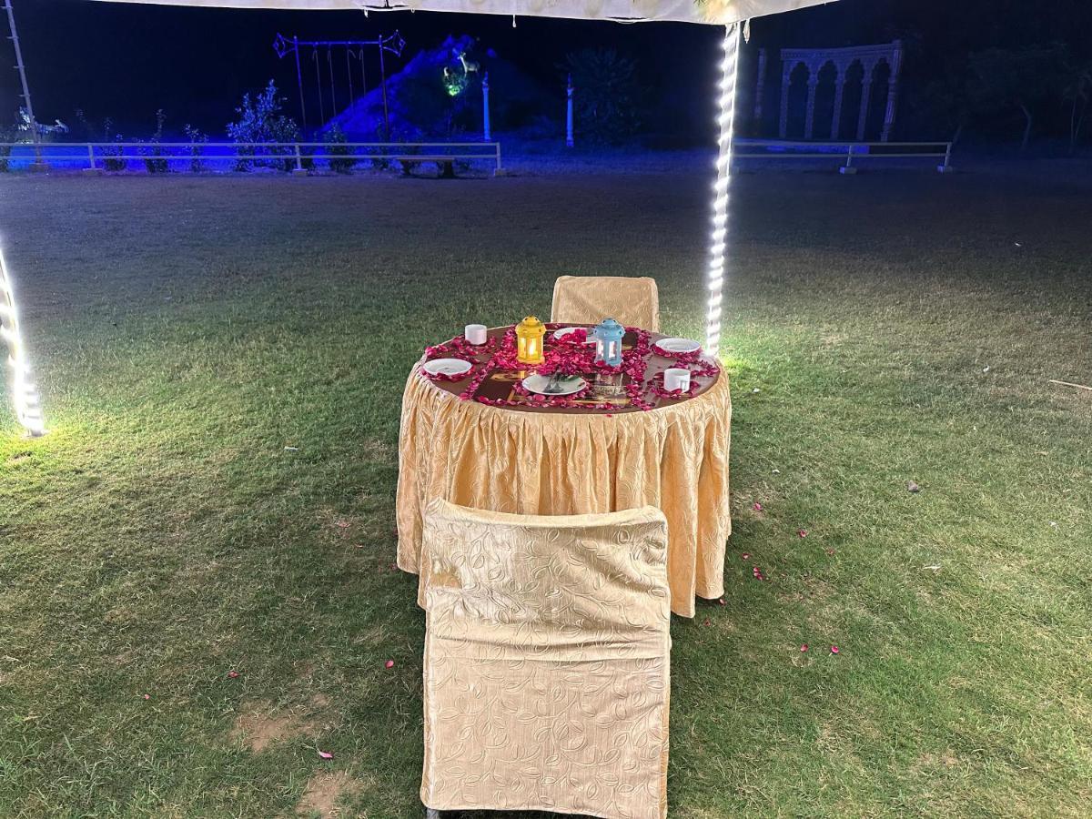 Kalri Modhera Sunrise Resort - Tents Bhungas Jungle Restaurants & Candlelight Dining מראה חיצוני תמונה