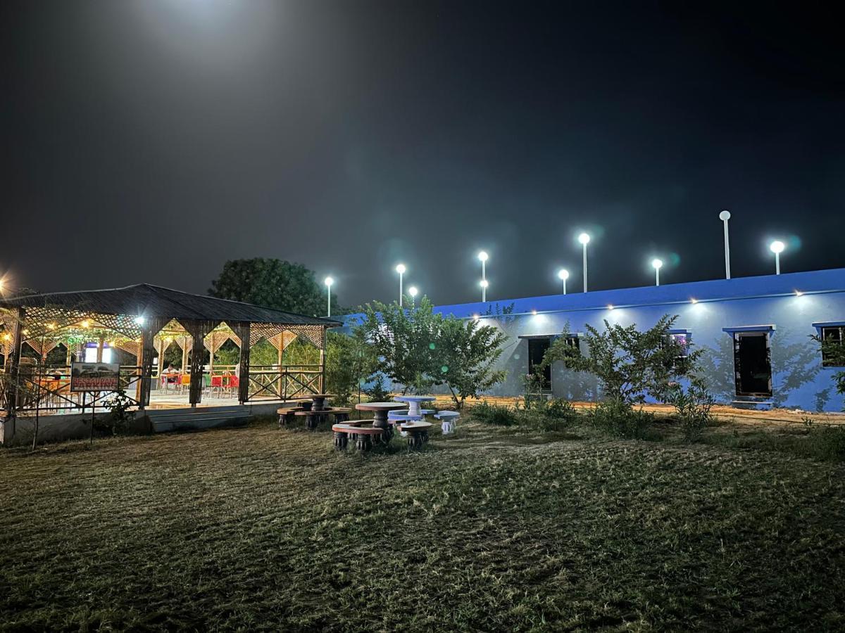 Kalri Modhera Sunrise Resort - Tents Bhungas Jungle Restaurants & Candlelight Dining מראה חיצוני תמונה