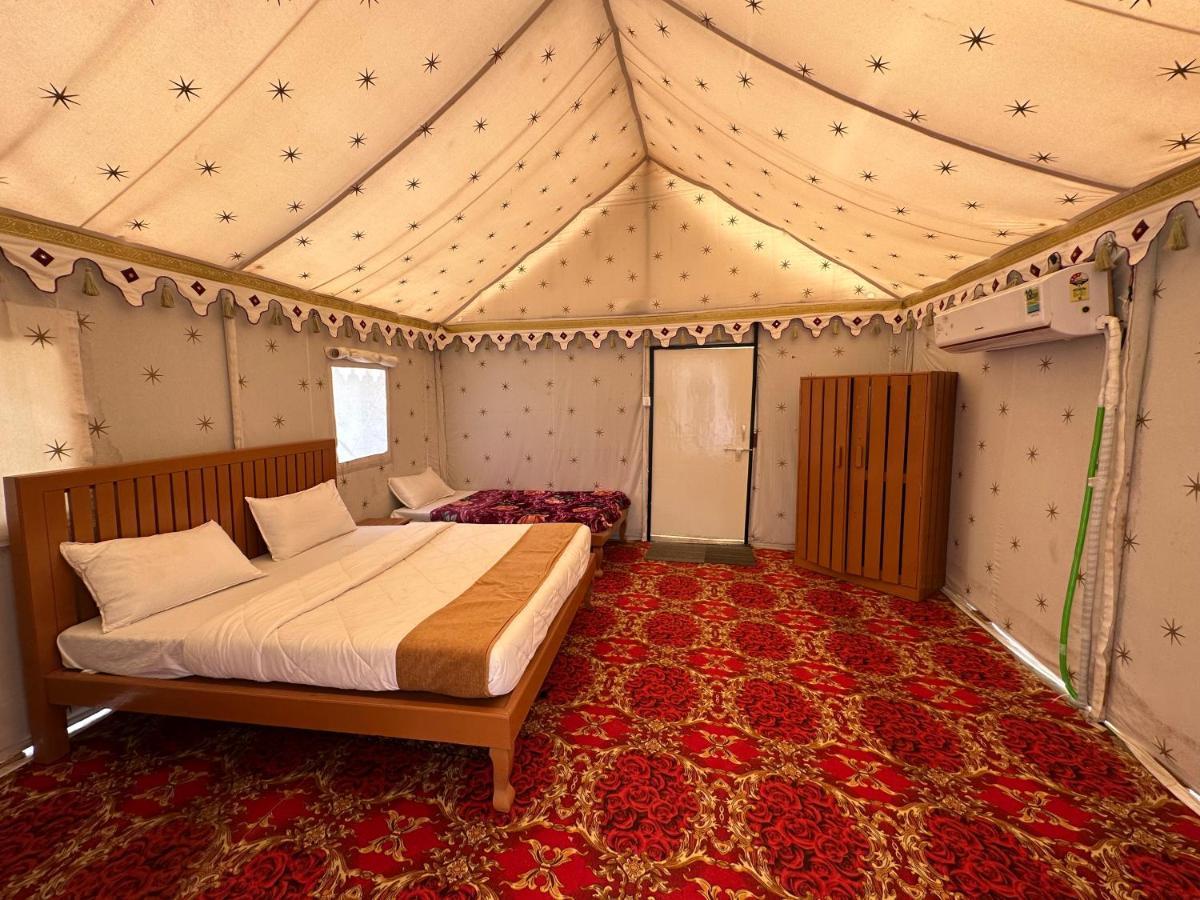 Kalri Modhera Sunrise Resort - Tents Bhungas Jungle Restaurants & Candlelight Dining מראה חיצוני תמונה