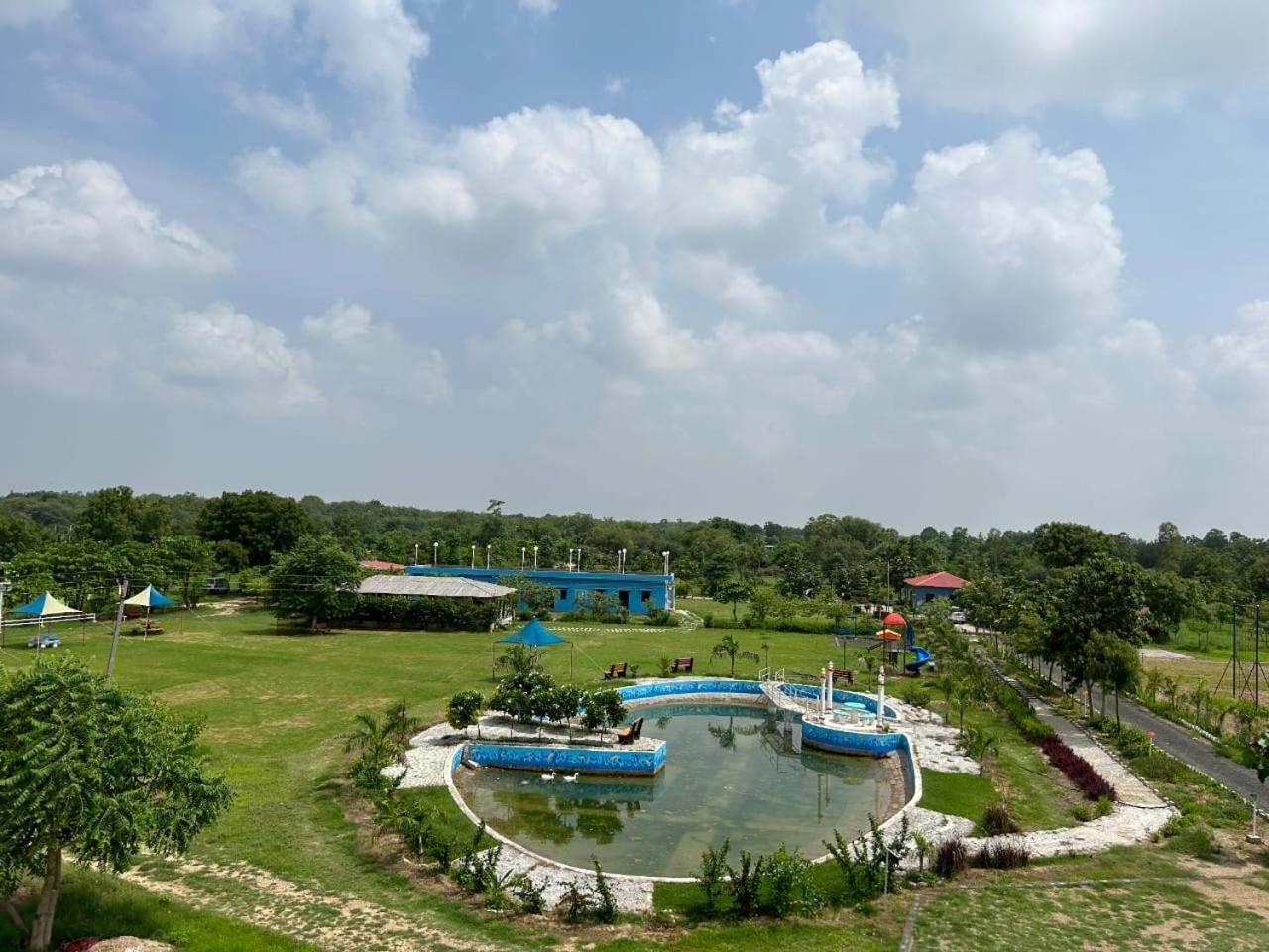 Kalri Modhera Sunrise Resort - Tents Bhungas Jungle Restaurants & Candlelight Dining מראה חיצוני תמונה