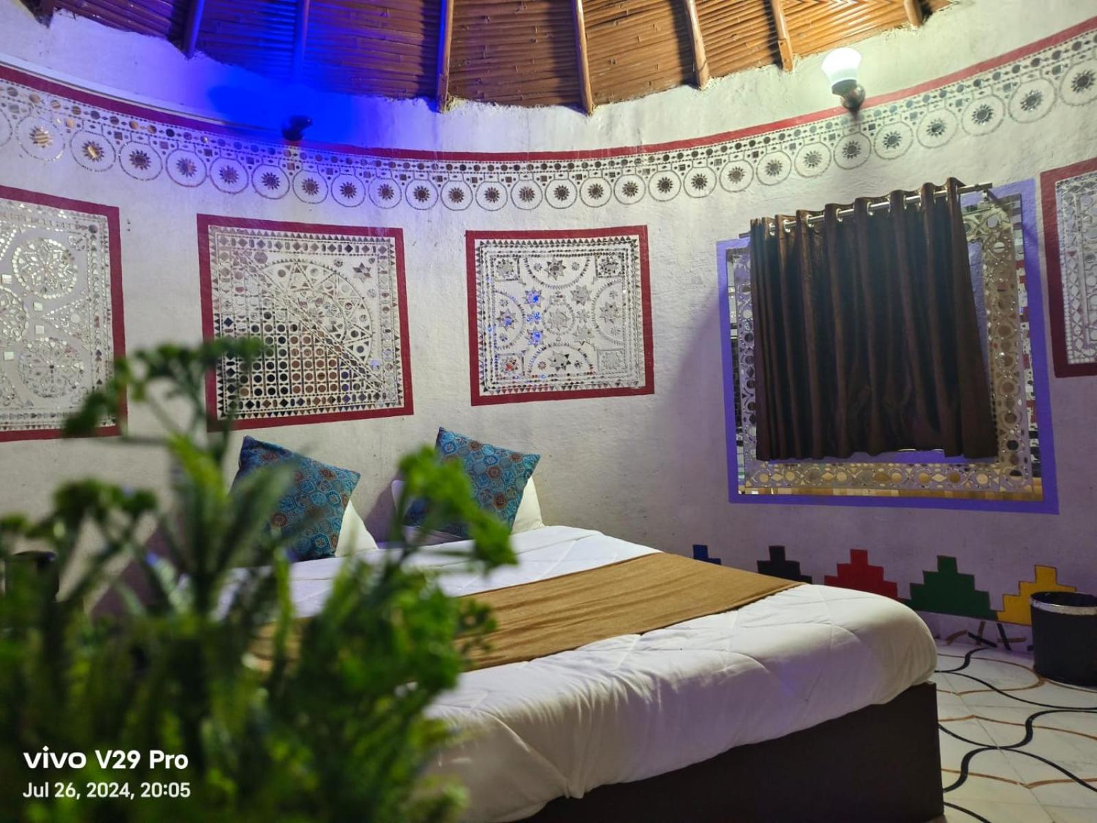 Kalri Modhera Sunrise Resort - Tents Bhungas Jungle Restaurants & Candlelight Dining מראה חיצוני תמונה