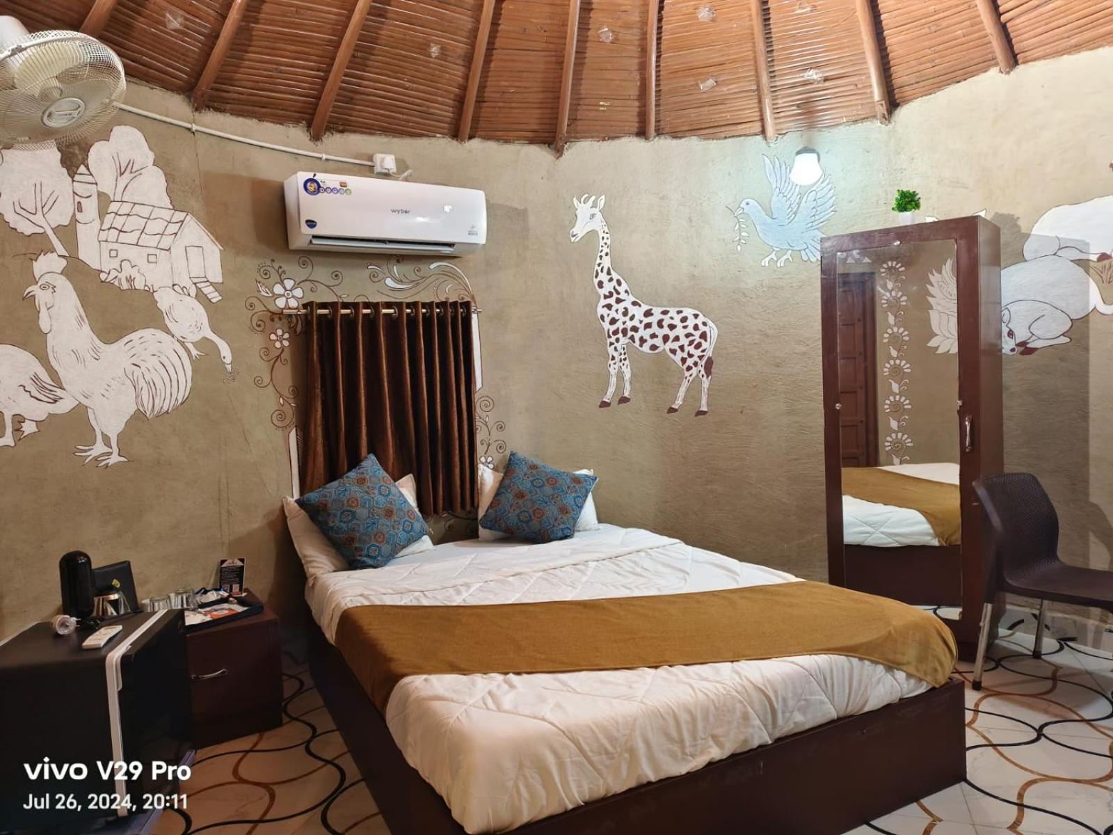 Kalri Modhera Sunrise Resort - Tents Bhungas Jungle Restaurants & Candlelight Dining מראה חיצוני תמונה